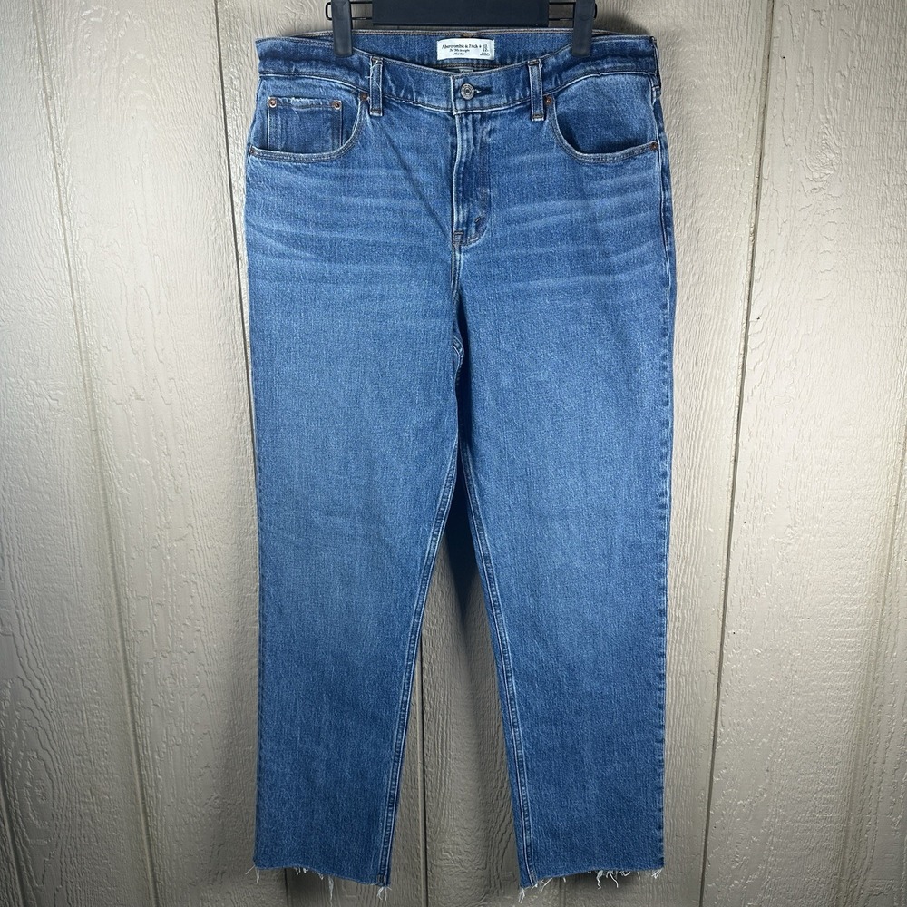 Abercrombie & Fitch 90s Straight Mid Rise Curve Love Jeans Sz 31/12 Medium Wash